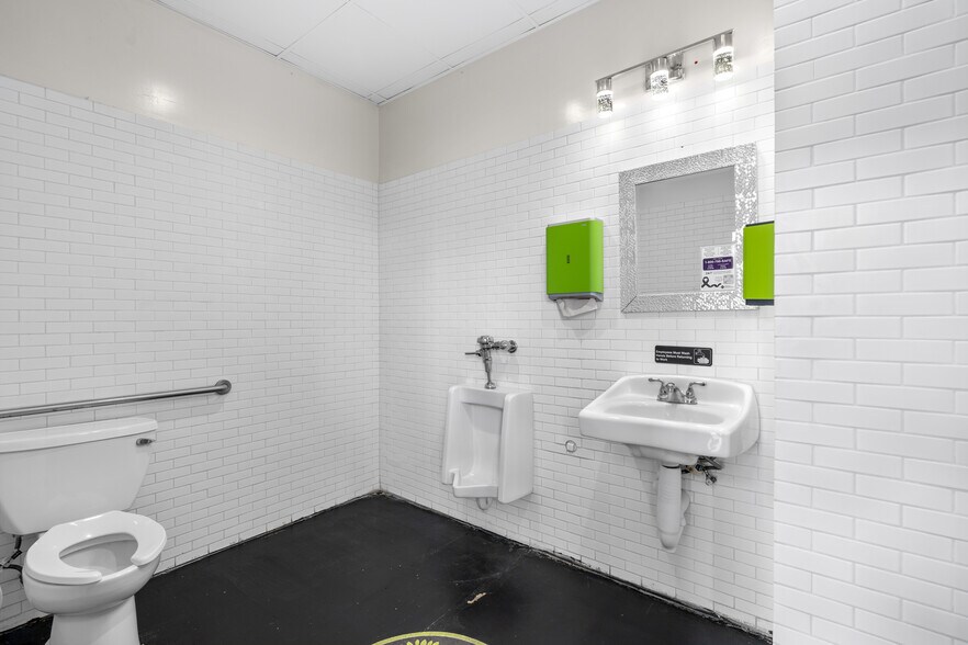 More Photos Of 423 Blue Star, San Antonio Apartments For Lease