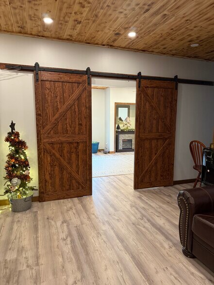 More Photos Of 22 Interstate Dr, Somersworth Office For Lease