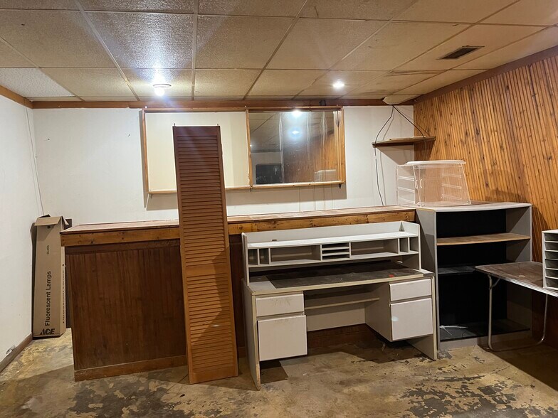 More Photos Of 234 N Main St, Monticello Specialty For Sale