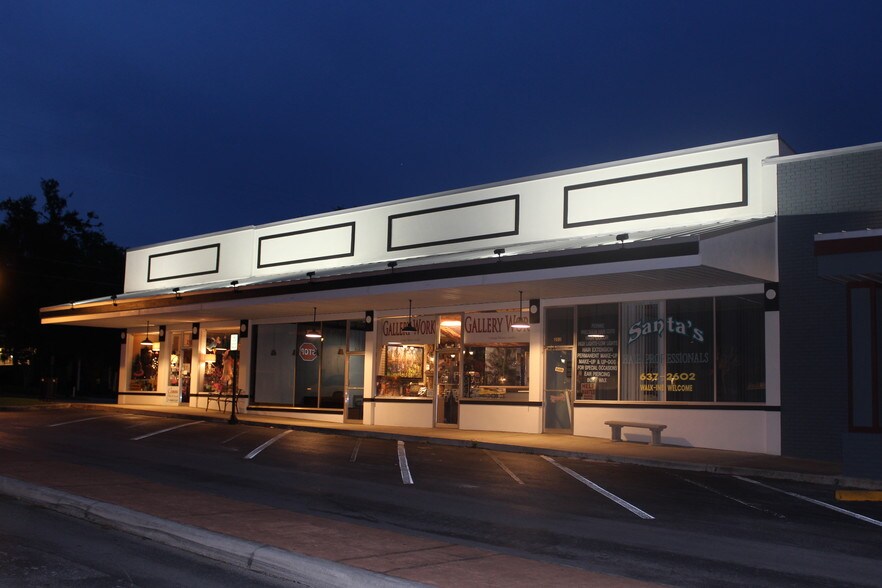 More Photos Of 200 W Tompkins St, Inverness General Retail For Lease