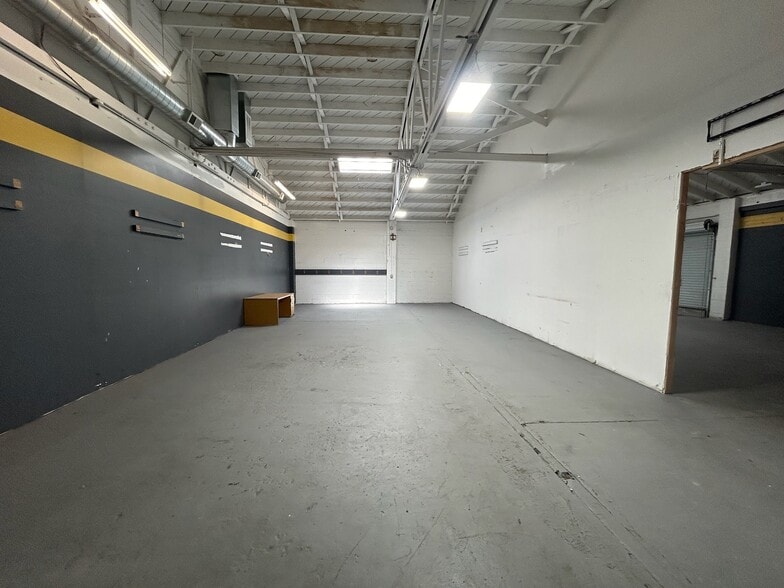 More Photos Of 411-417 Lathrop St, Redwood City Service For Sale