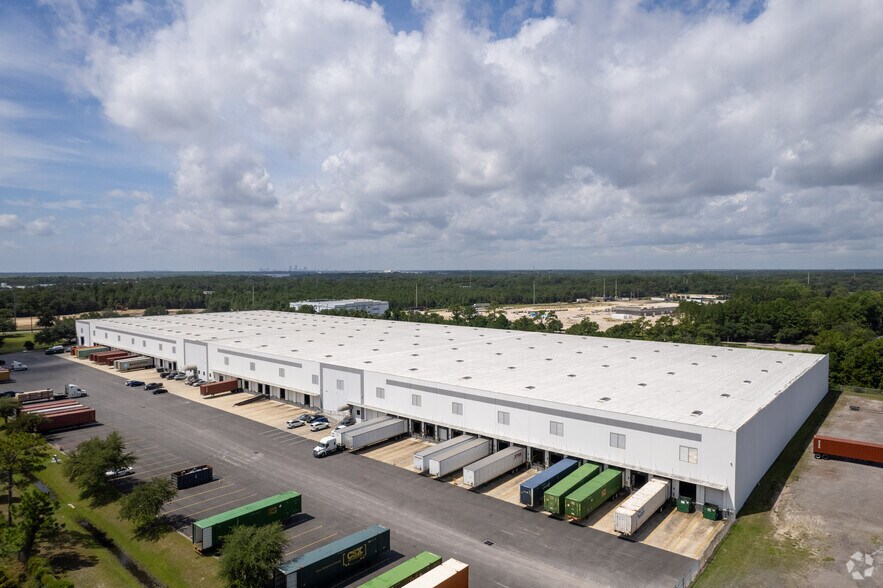 More Photos Of 2855 Faye Rd, Jacksonville Warehouse For Lease