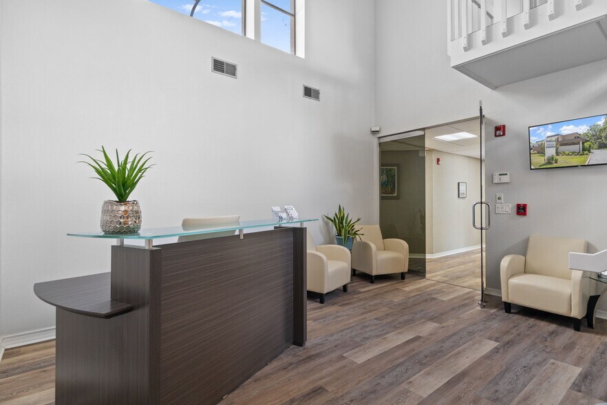 More Photos Of 315 Howell Ave, Brooksville Loft Creative Space For Sale