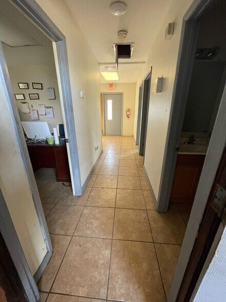 More Photos Of 4712 Old Tampa Hwy, Kissimmee Warehouse For Sale
