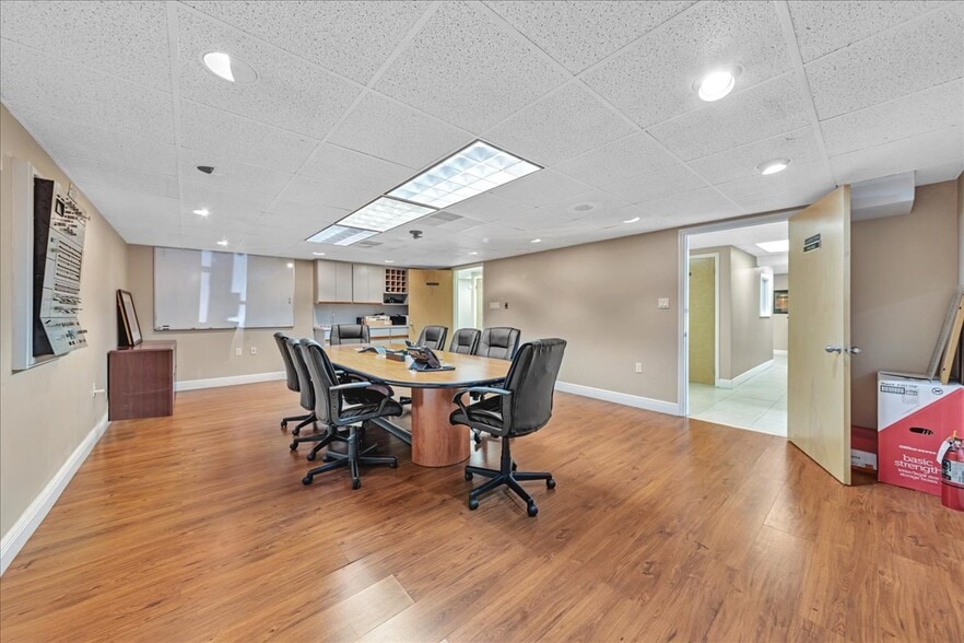 More Photos Of 6187 NW 167th St, Miami Lakes Office For Sale