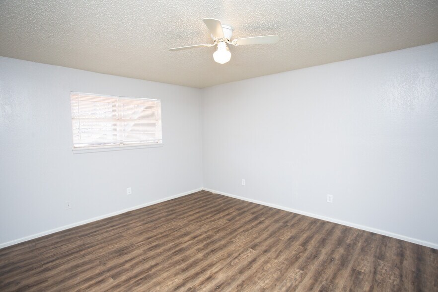 More Photos Of 7410 Quaker Ave, Lubbock Apartments For Sale