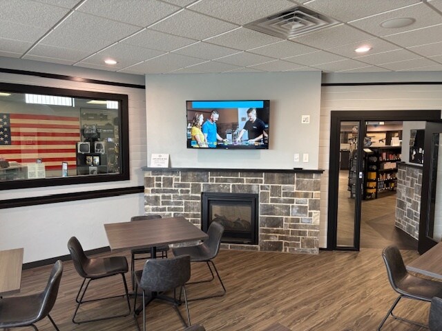 More Photos Of 4811 W Michaels Dr, Appleton General Retail For Sale