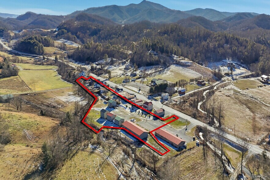 More Photos Of 8703 Highway 19 E, Roan Mountain Apartments For Sale