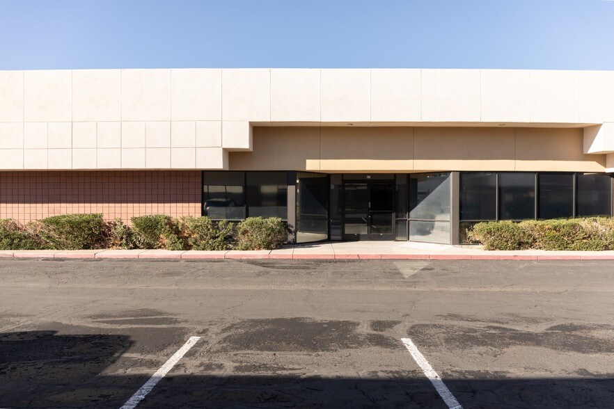 More Photos Of 2909-2917 S Dobson Rd, Mesa Storefront Retail Office For Lease