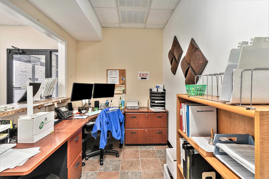 More Photos Of 1014 N Nolan River Rd, Cleburne Medical For Sale