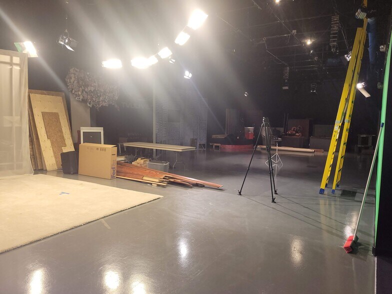 More Photos Of 116 County Line Rd W, Westerville Loft Creative Space For Sale