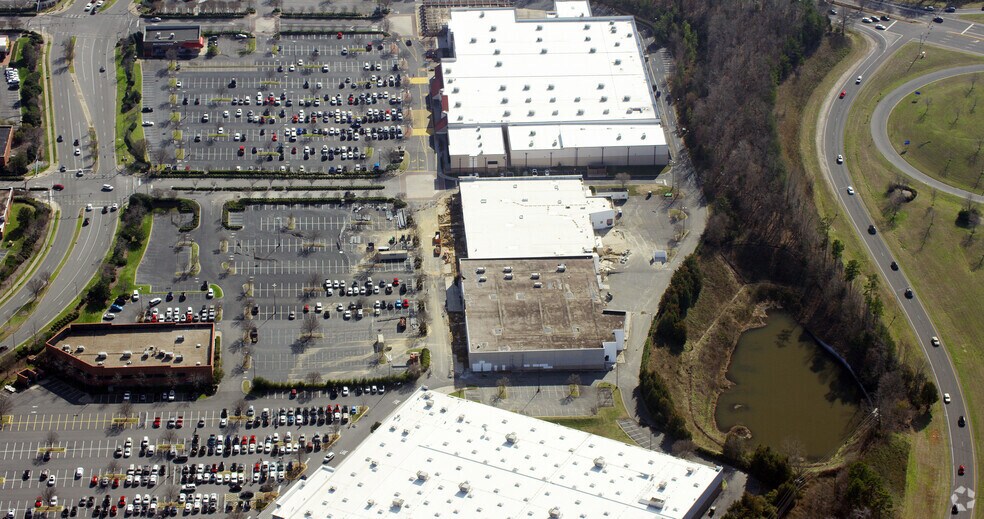 More Photos Of 8809 Jw Clay Blvd, Charlotte General Retail For Lease