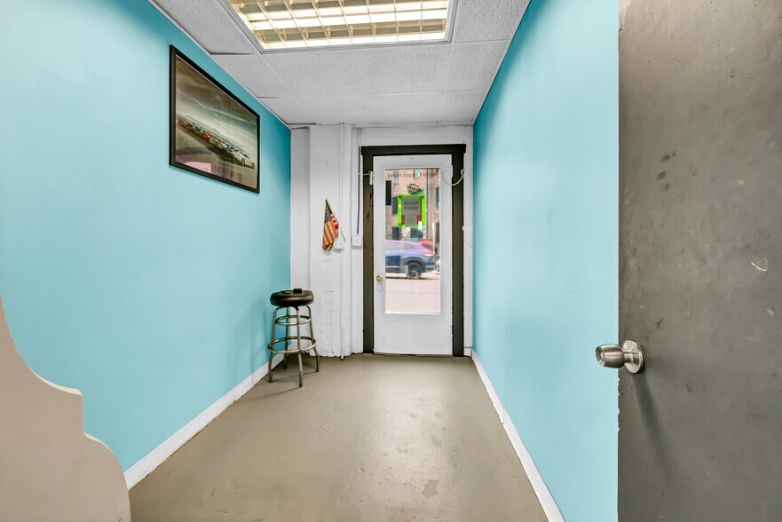 More Photos Of 914-920 Old Nepperhan Ave, Yonkers Storefront For Sale