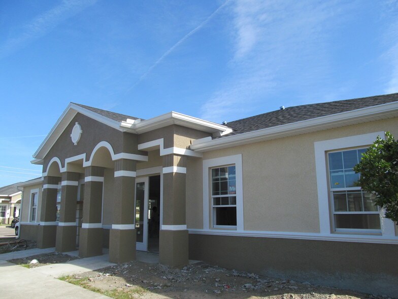 Primary Photo Of 17718 Hunting Bow Cir, Lutz Medical For Sale