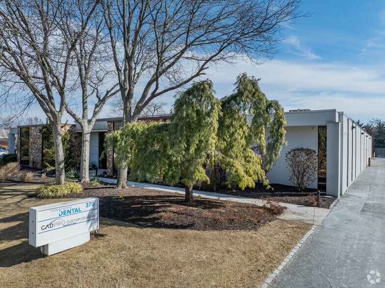 Primary Photo Of 370 Crossways Park Dr, Woodbury Distribution For Lease