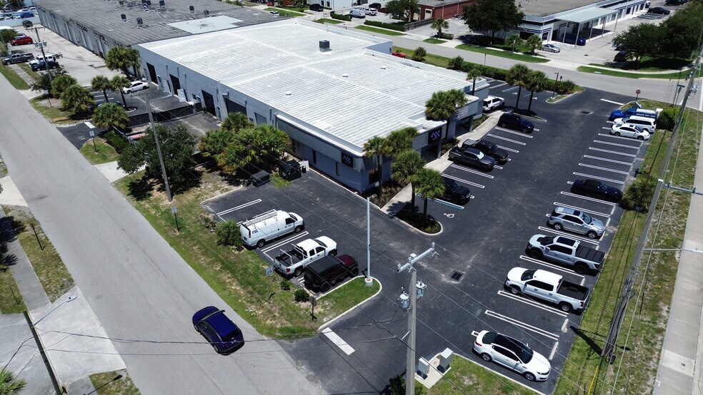 More Photos Of 1300 Old Dixie Hwy, Lake Park Unknown For Lease