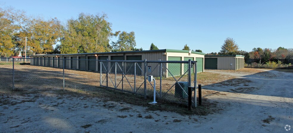 Primary Photo Of 2915-2935 Stamey Livestock Rd, Dalzell Self Storage For Sale