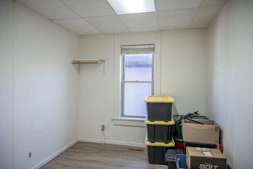 More Photos Of 207 E State St, Mauston Storefront Retail Residential For Sale