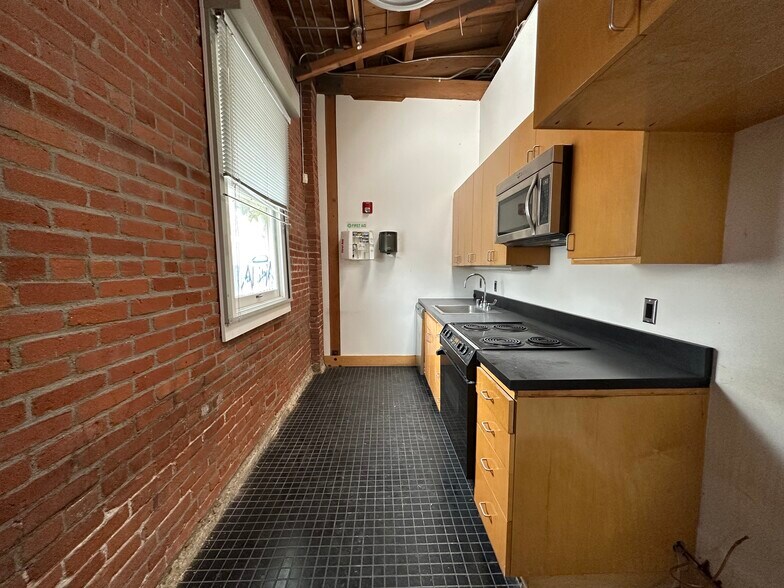 More Photos Of 200 Mildred Ave, Venice Loft Creative Space For Lease