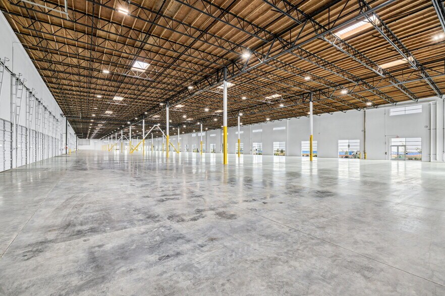 More Photos Of Skyking & Metro Air Pky @ Metro Air Parkway, Sacramento Unknown For Lease