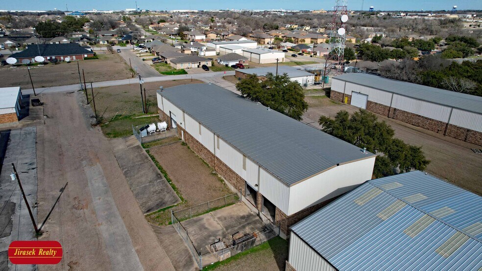 More Photos Of 410 Dodge Dr, Temple Manufacturing For Sale