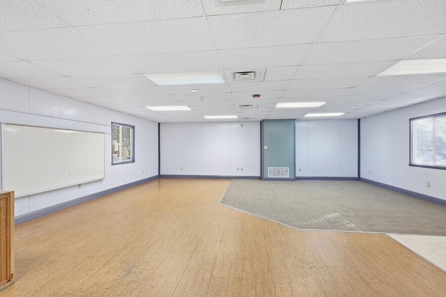 More Photos Of 1671 US Highway 395 N, Minden Office For Sale