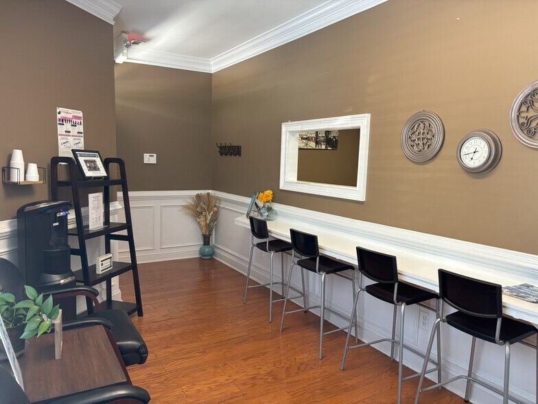 More Photos Of 20 Pointe North Dr, Cartersville Office For Sale