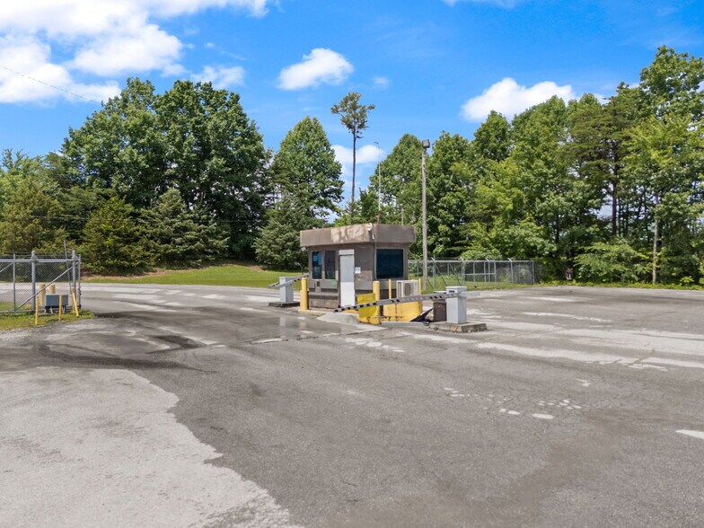 More Photos Of 1270 KY-192, London Refrigeration Cold Storage For Sale
