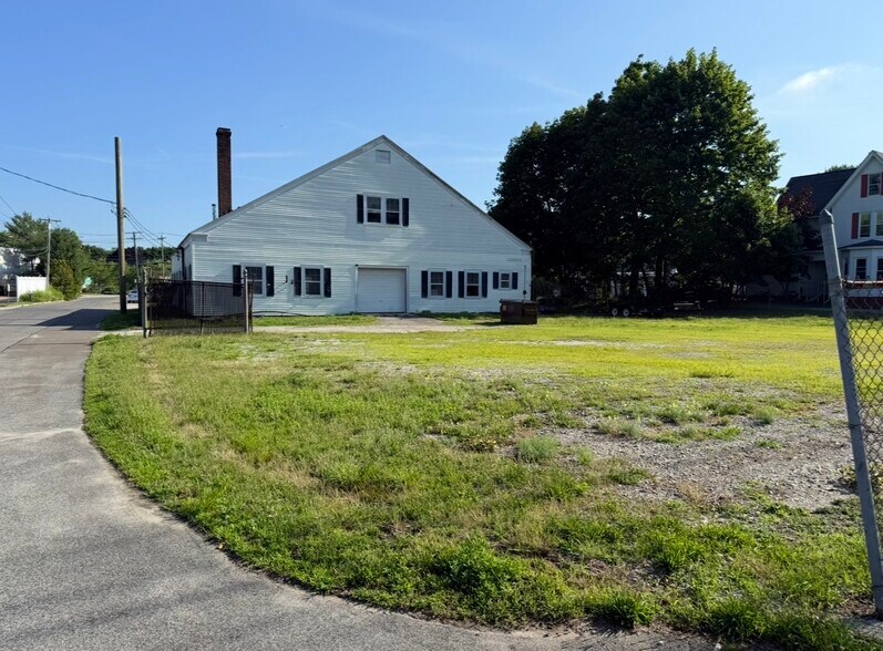 More Photos Of 32 Trolley Rd, Westbrook Auto Repair For Lease