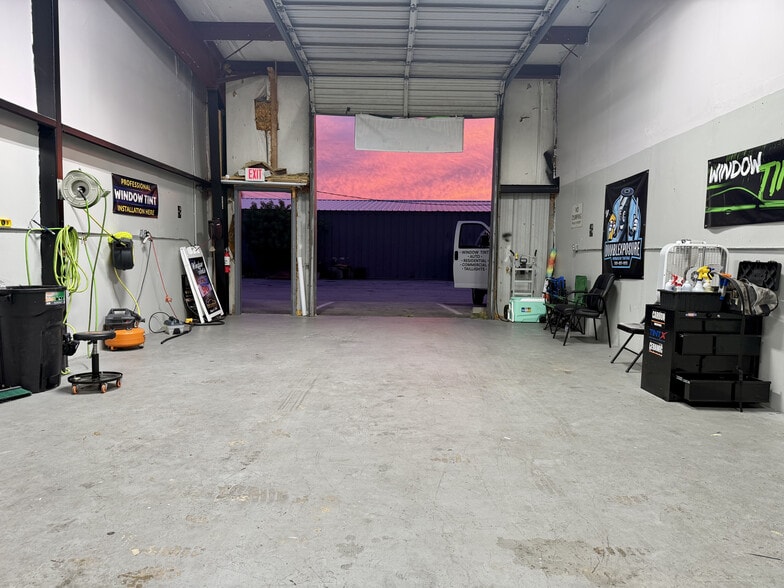 More Photos Of 408-412 Farmers Market Rd, Fort Pierce Warehouse For Lease