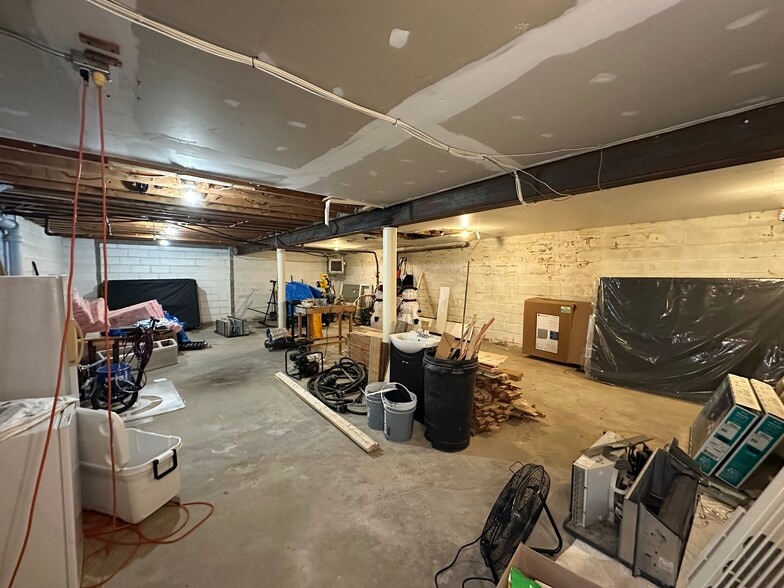 More Photos Of 171 Mission Rd, Wawa Hotel For Sale