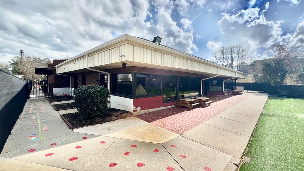 More Photos Of 205 Market Pl, Roswell Schools For Sale