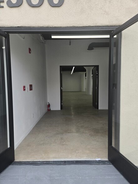 More Photos Of 4500 District Blvd, Vernon Manufacturing For Lease