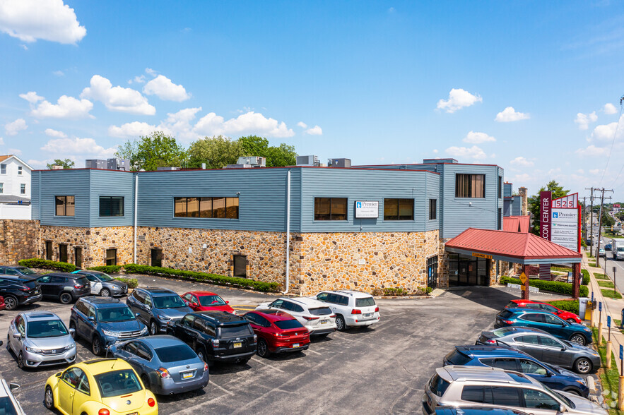 Primary Photo Of 525 West Chester Pike, Havertown Medical For Lease