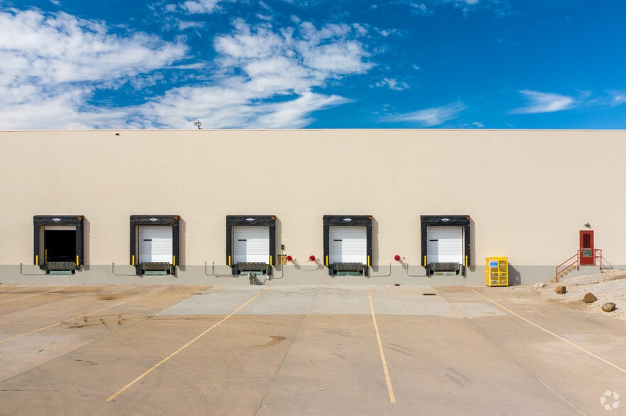 More Photos Of 7501 SW 29th St, Oklahoma City Distribution For Lease