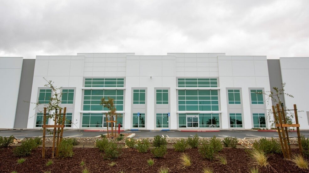 More Photos Of 6389 Hopkins Rd, Tracy Unknown For Lease