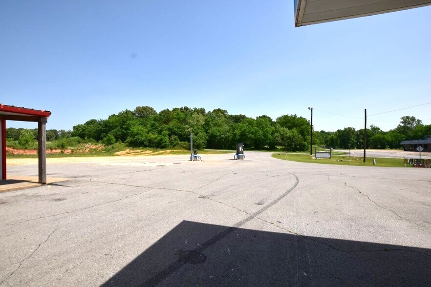 More Photos Of 75174 Hwy 59 Hwy, Stilwell Convenience Store For Sale