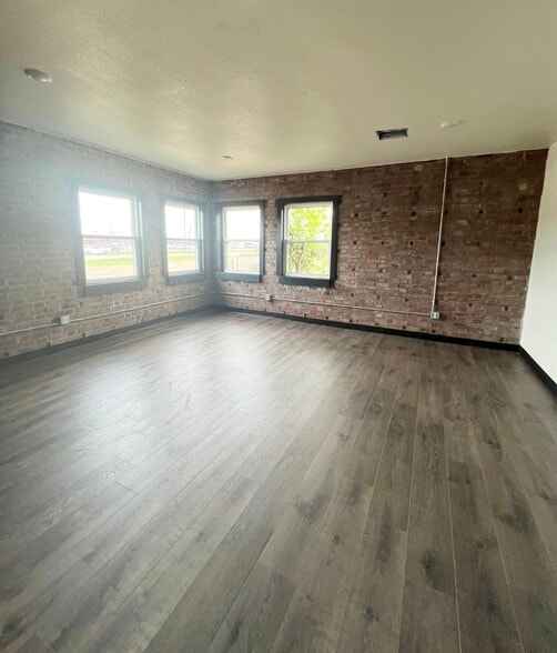 More Photos Of 902 S Broadway St, La Porte Office For Sale