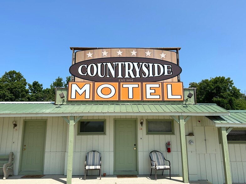 Primary Photo Of 3145 Stevenson Pier Cir, Sturgeon Bay Hotel For Sale