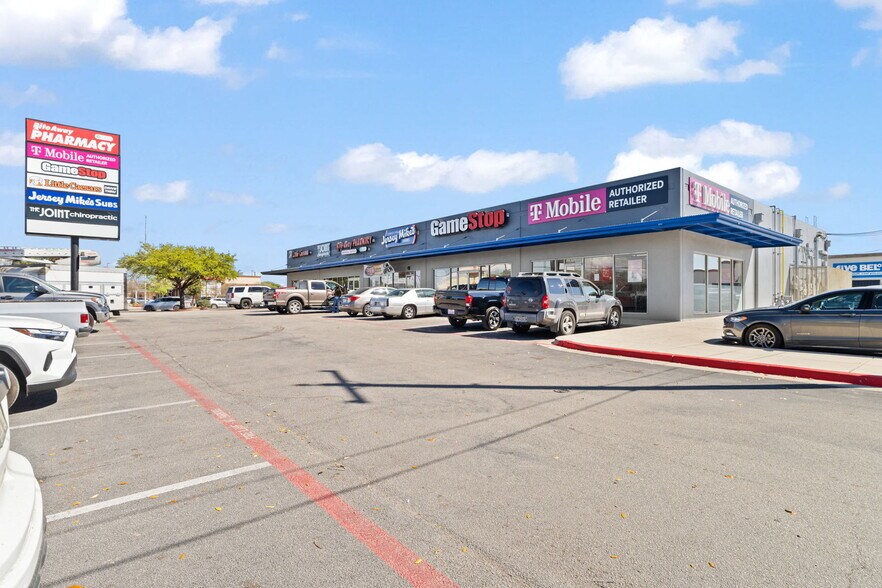 More Photos Of 2716 SW Military Dr, San Antonio Freestanding For Lease