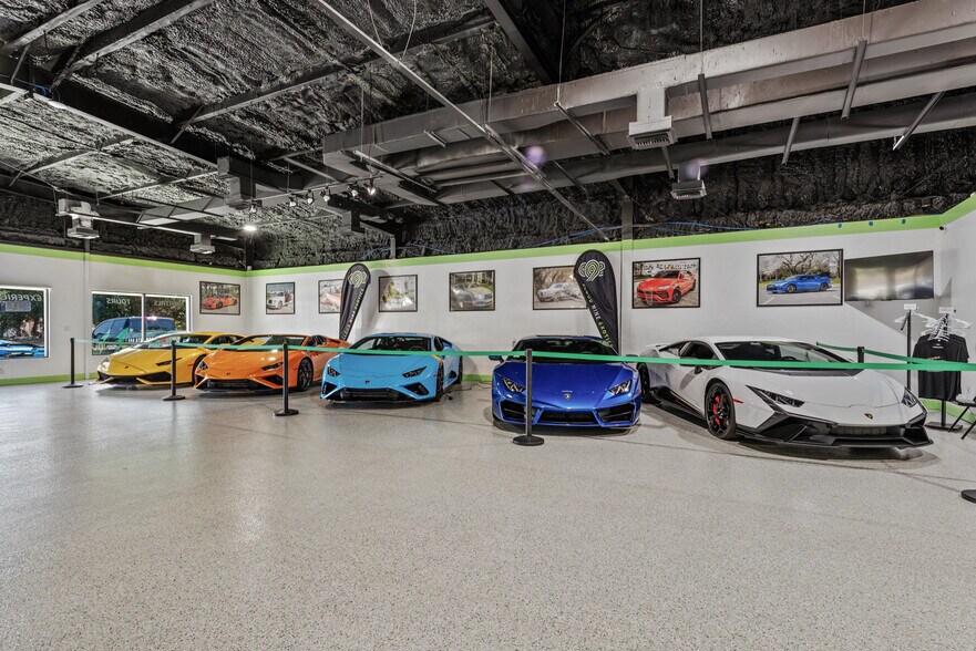 More Photos Of 2360 Shadowlawn Dr, Naples Freestanding For Sale