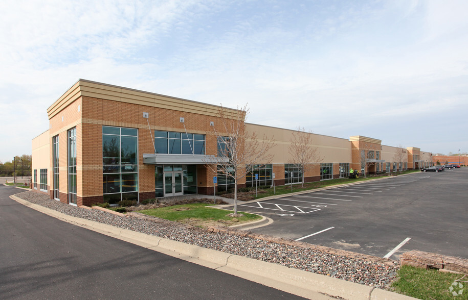 Primary Photo Of 7003 W Lake St, Saint Louis Park Showroom For Lease