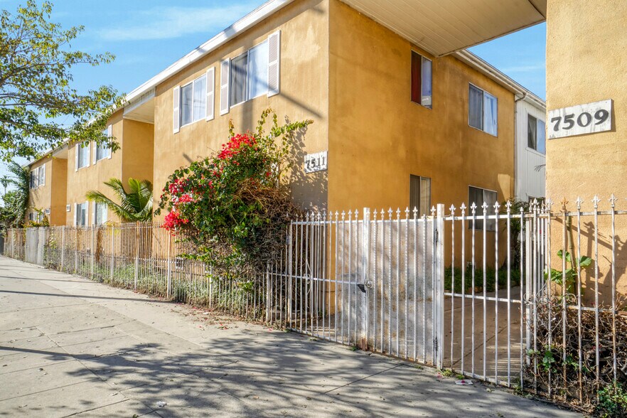 More Photos Of 7509-7521 S Broadway, Los Angeles Apartments For Sale