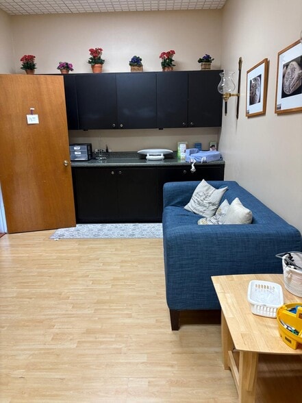 More Photos Of 2316-2318 Hollywood Blvd, Hollywood Office For Lease