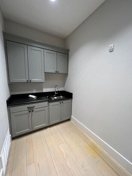 More Photos Of 161 Summit Ave, Southlake Office Residential For Lease