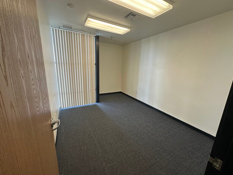 More Photos Of 7163 Old 215 Frontage Rd, Moreno Valley Research And Development For Lease