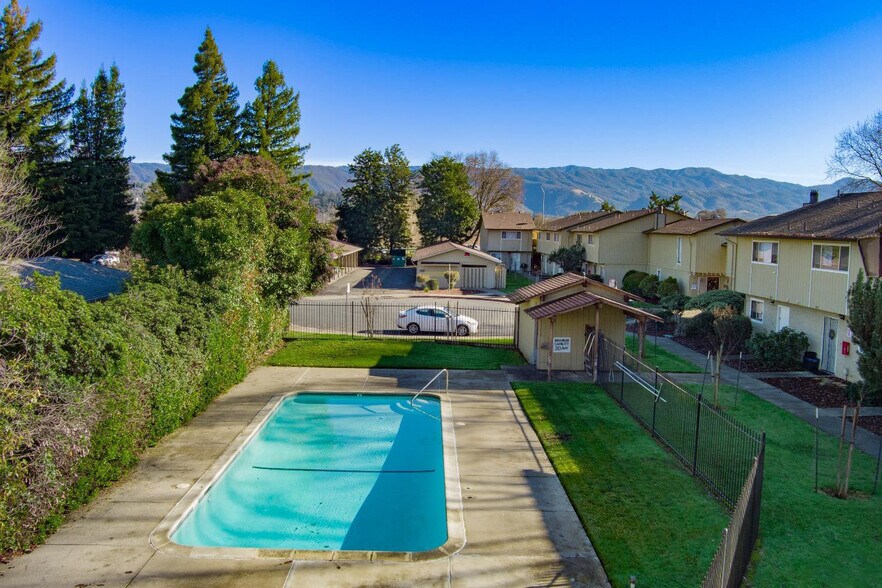 More Photos Of 960 Marlene St, Ukiah Apartments For Sale