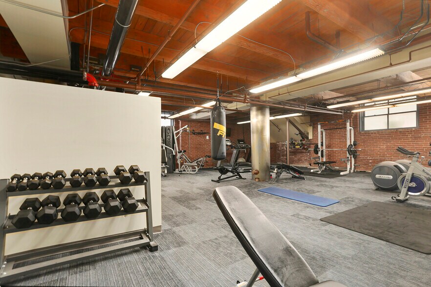 More Photos Of 412 W 8th St, Kansas City Apartments For Sale
