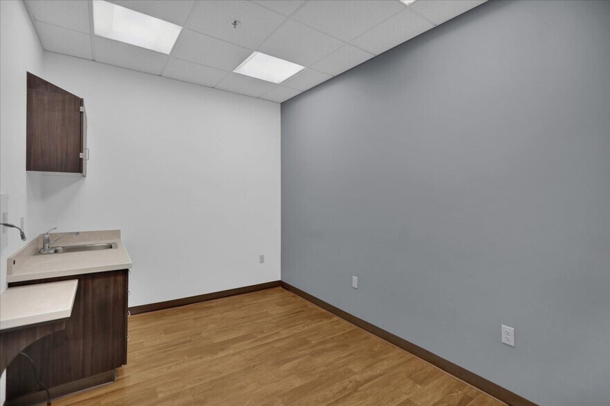 More Photos Of 1350 Broadcasting Rd, Wyomissing Medical For Lease