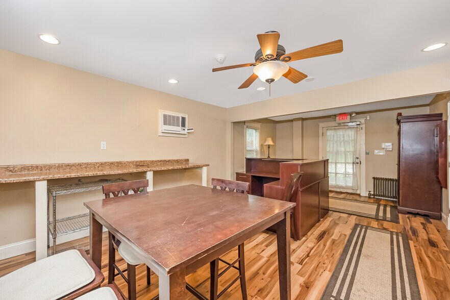 More Photos Of 645 Middle Country Rd, Middle Island Office For Sale